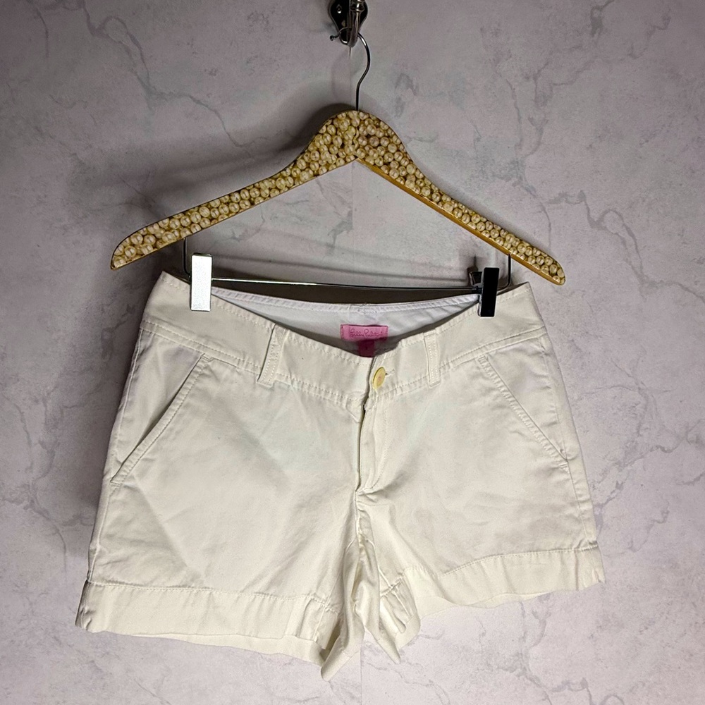 Lilly Pulitzer white cotton flat front pocket shorts 4.5” inseam